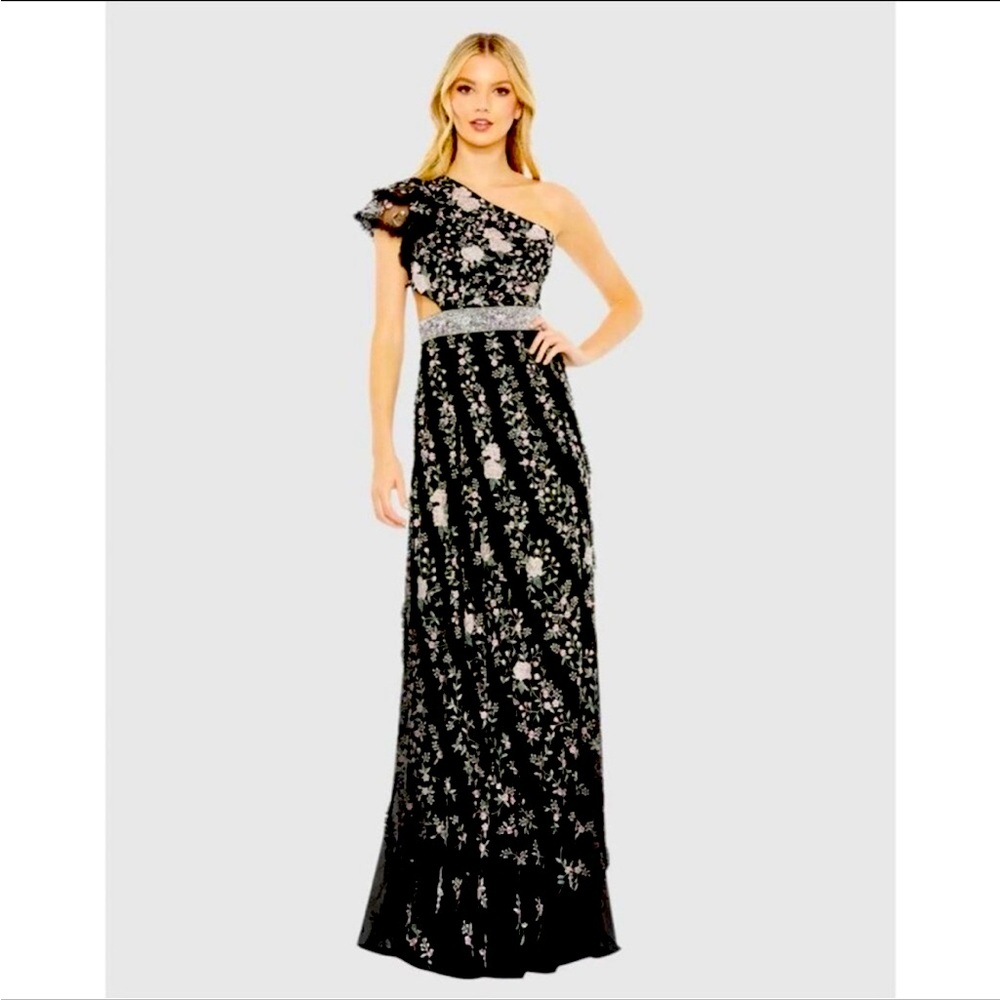 Mac Duggal 🖤
